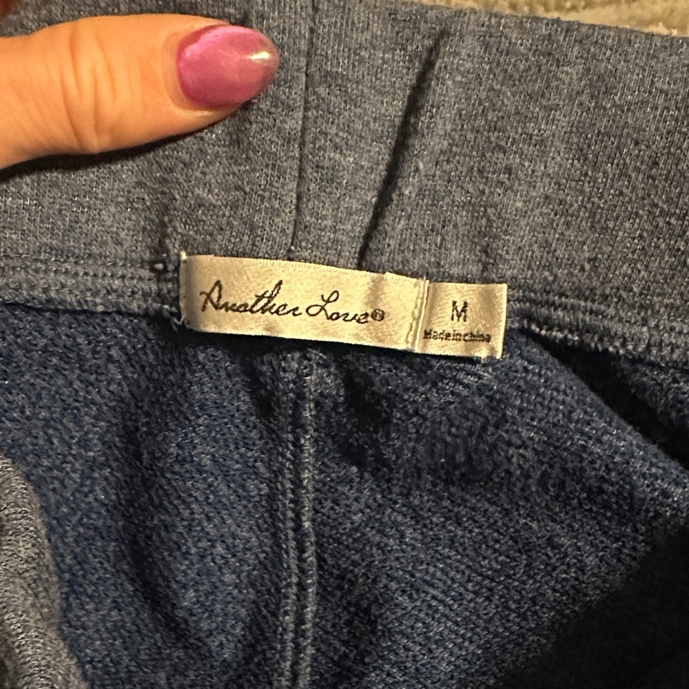 Another love sweatpant joggers - Picture 4 of 5
